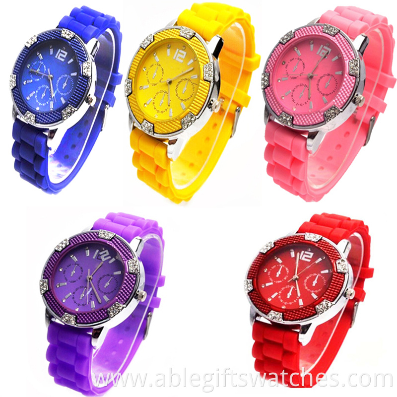 Good quality silicone women watch with A diamond encrusted silicone women watch